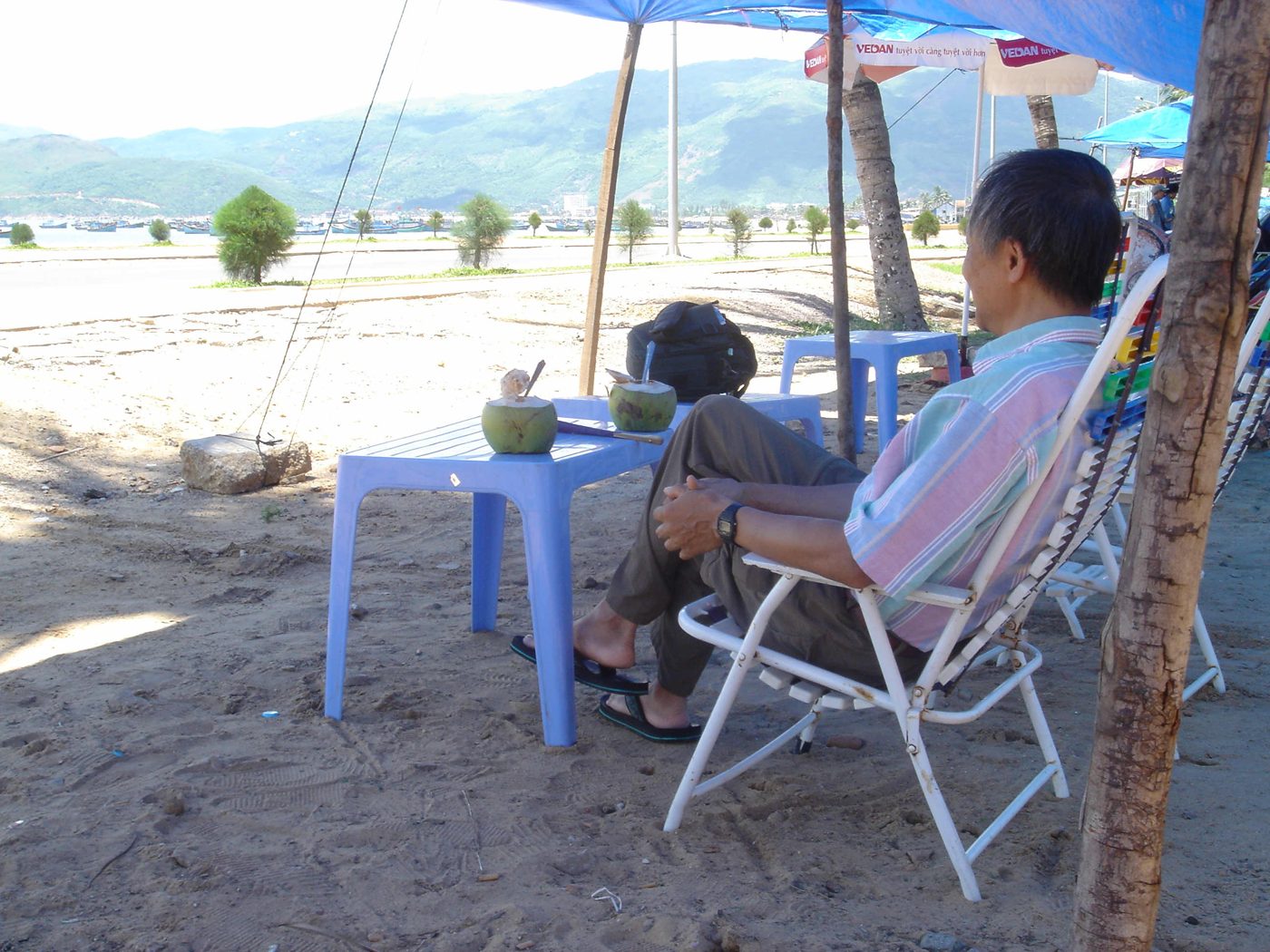 Rotaplast team and patients, Qui Nhon, Vietnam, November 2004