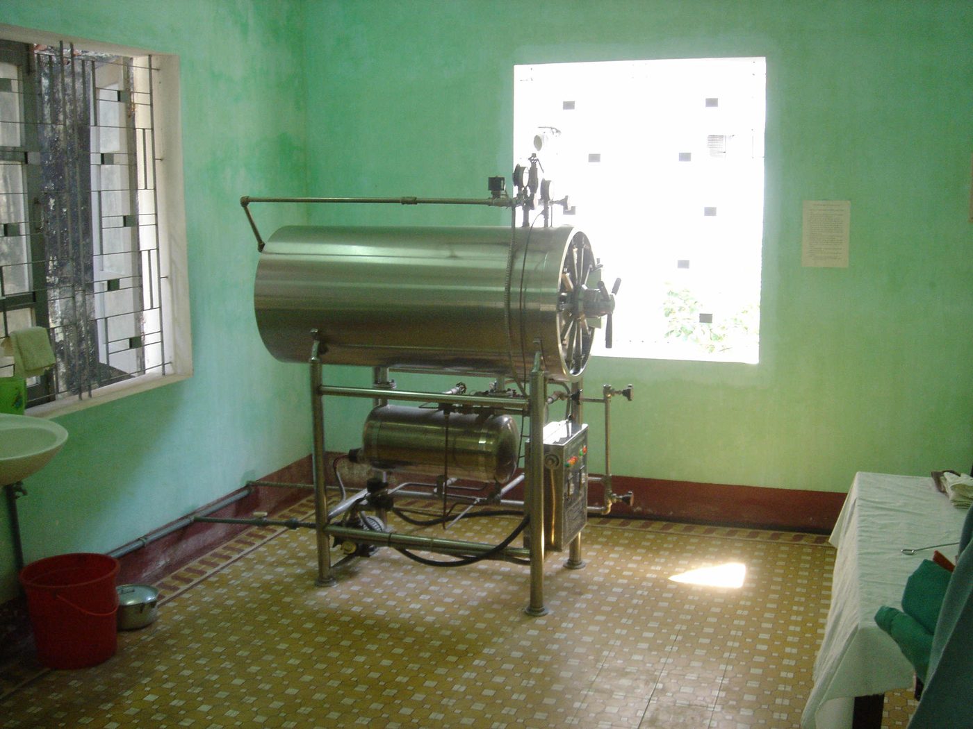 Photograph from the Rotaplast mission, Qui Nhon, Vietnam, November 2004