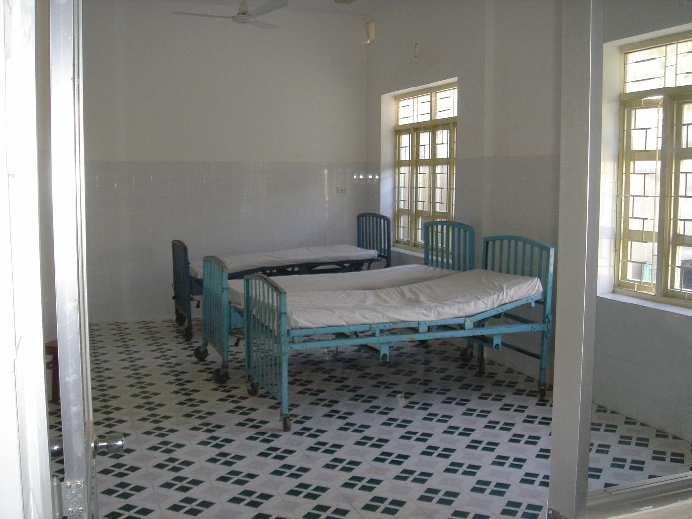 Photograph from the Rotaplast mission, Qui Nhon, Vietnam, November 2004